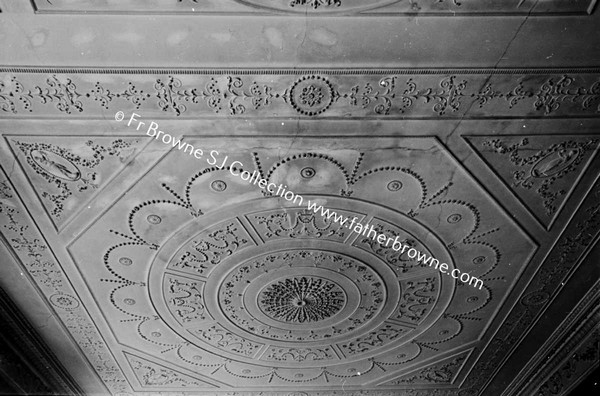 CHAMBER OF COMMERCE CEILING OF BACKROOM